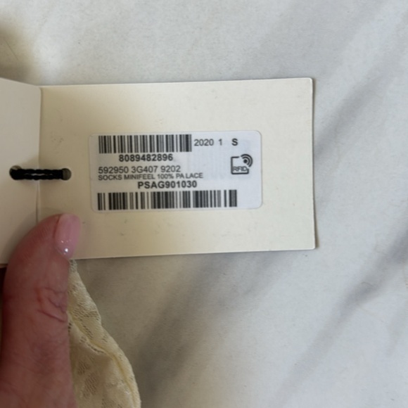 Gucci Lace Socks in Cream - Picture 4 of 4